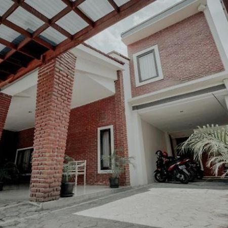 D'Paragon Cerry Kejayan Екстериор снимка